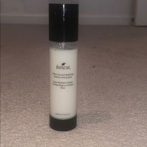 Boscia white charcoal mattifying make up spray